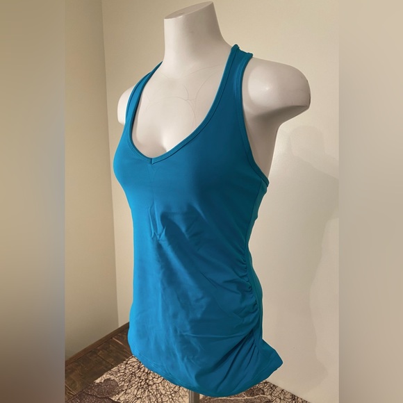 Tonic Active Yoga Top with Built in Shelf Bra Size Medium in EUC - Picture 3 of 8